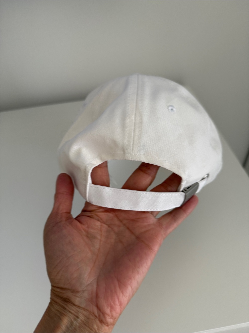 Baseball cap - Picture 2 of 4